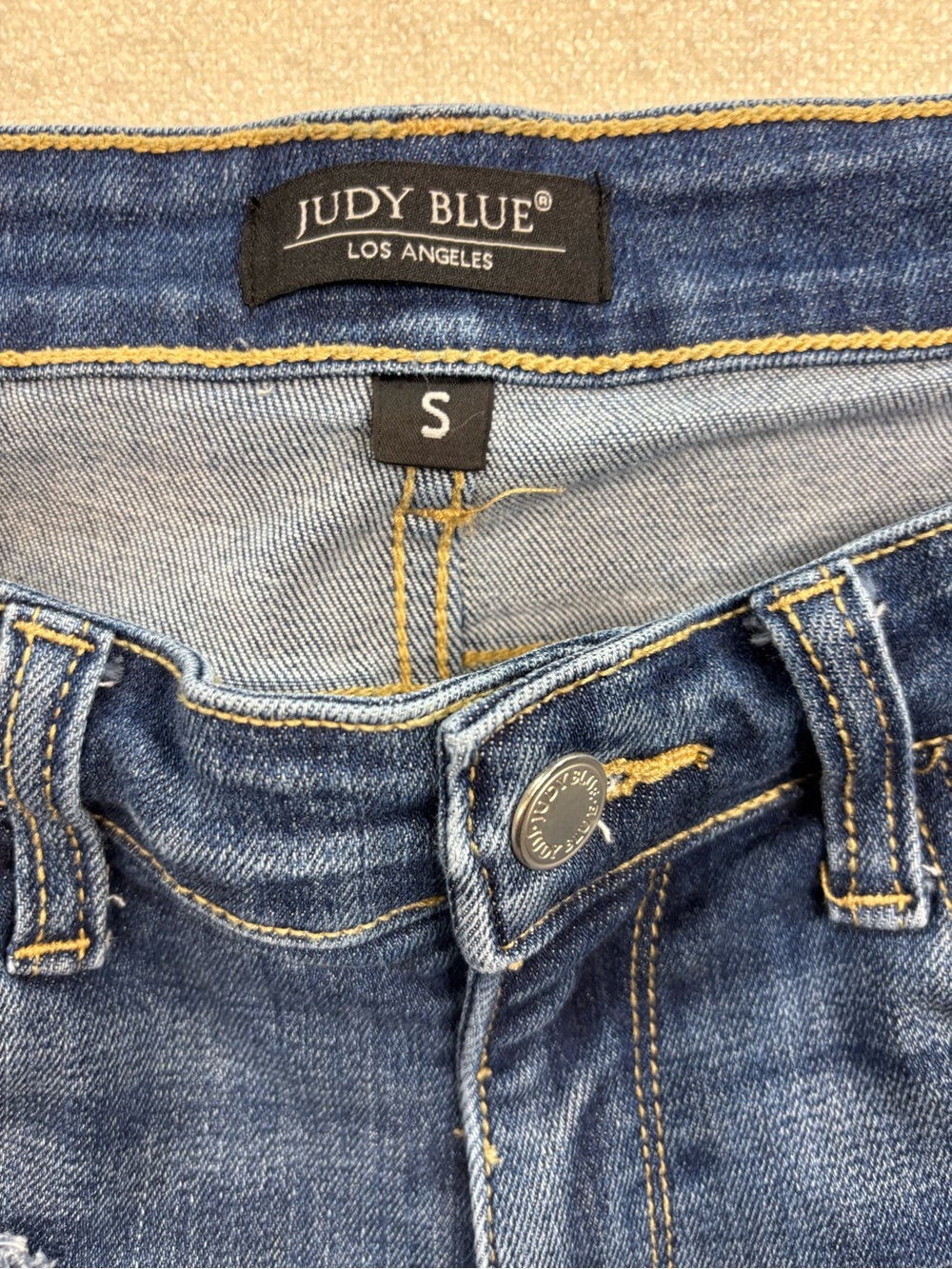 Judy Blue Distressed Denim Shorts Womens Size Small Frayed Raw Hem Stretch - Picture 5 of 8